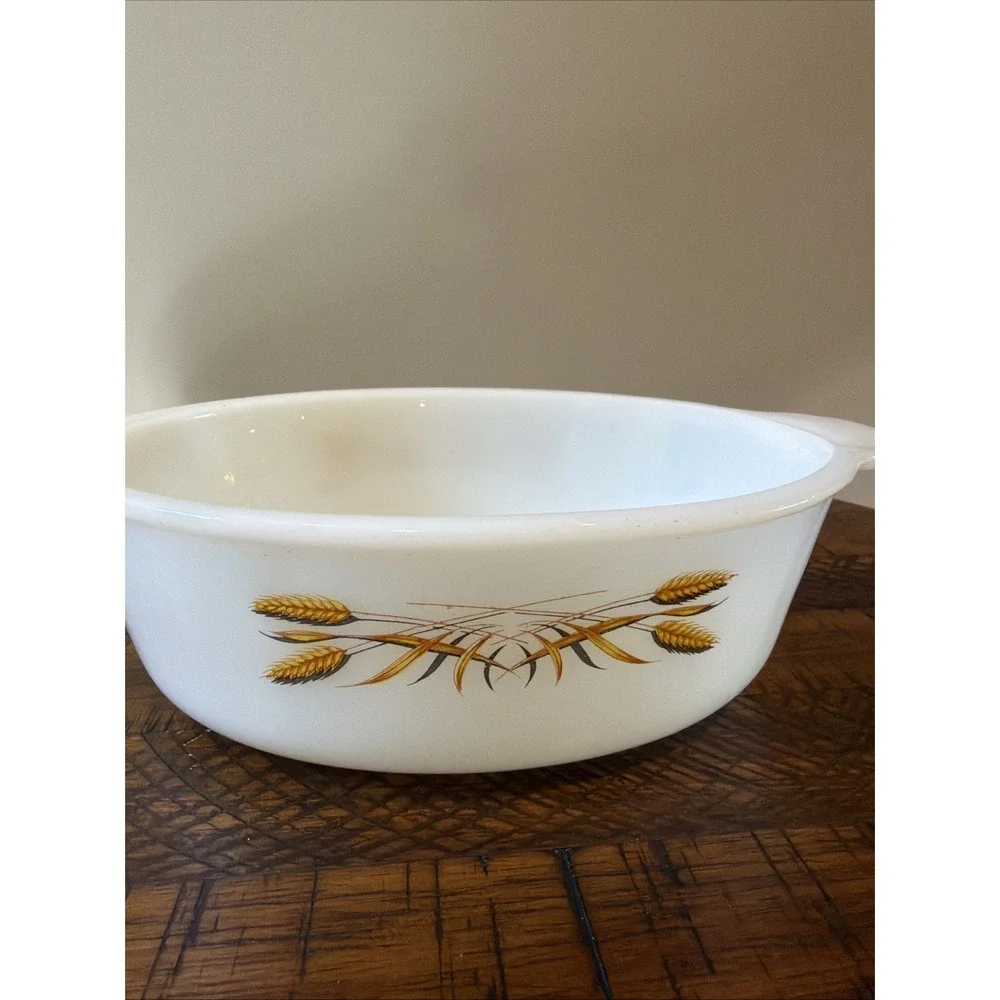 Fire-King Anchor Hocking Vintage Pattern Oval 1 1/2 Qt Casserole Dish - No Lid